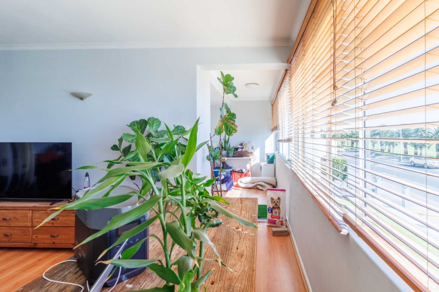To Let 1 Bedroom Property for Rent in Mouille Point Western Cape